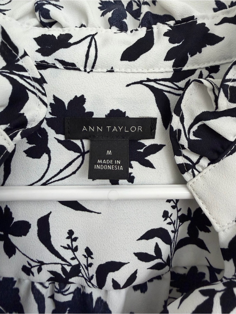 Ann Taylor White Blouse with Black Floral Print - Picture 2 of 2